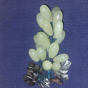 Vintage Jade Bunch of Grapes